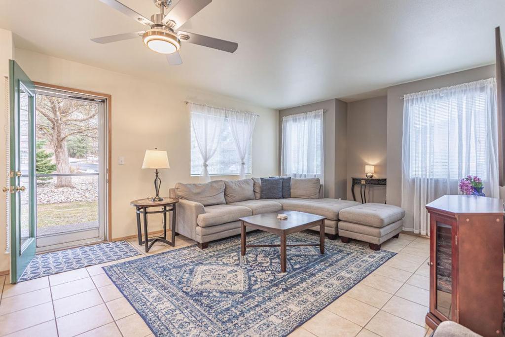 Апартаменты Walk To Downtown Leavenworth * Sleeps 6 + Pets * Ground Level Gem! Экстерьер фото