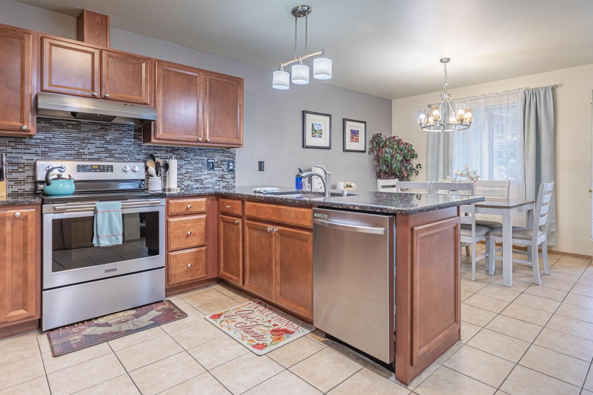 Апартаменты Walk To Downtown Leavenworth * Sleeps 6 + Pets * Ground Level Gem! Экстерьер фото